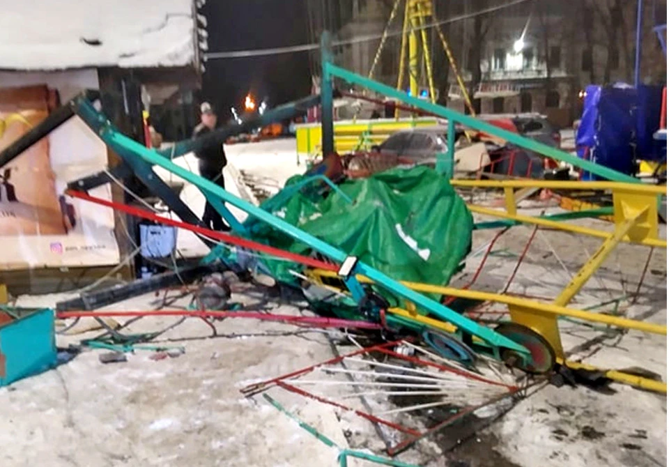 водій розтрощив атракціони різдвяного містечка
