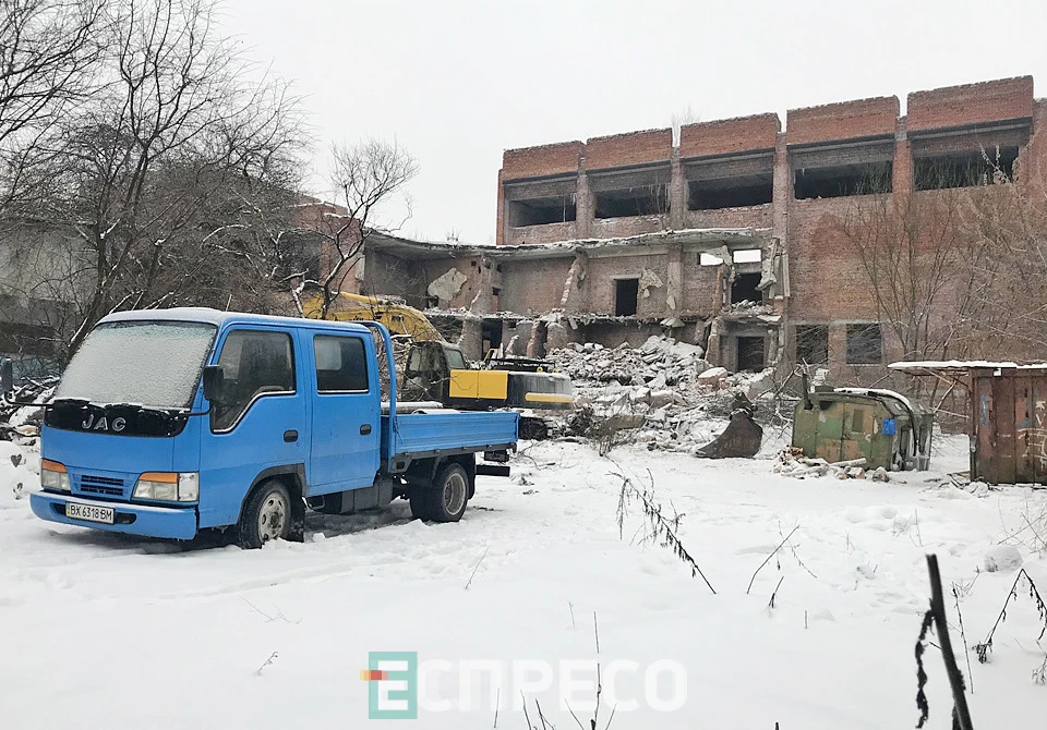 Недобуд ЛАЗу