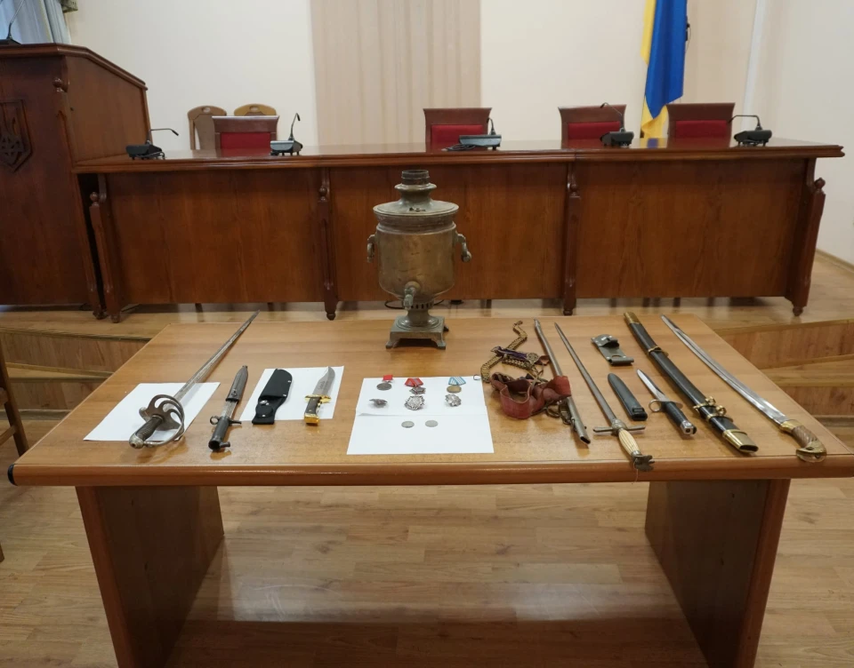 Львівська митниця передала музеям вилучену контрабанду