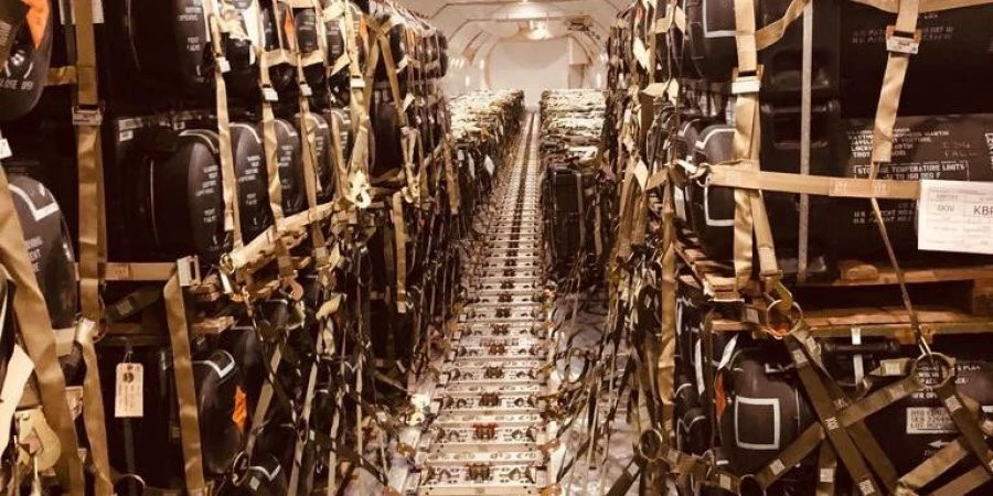 До України прибули ще 130 тонн військової допомоги від США
