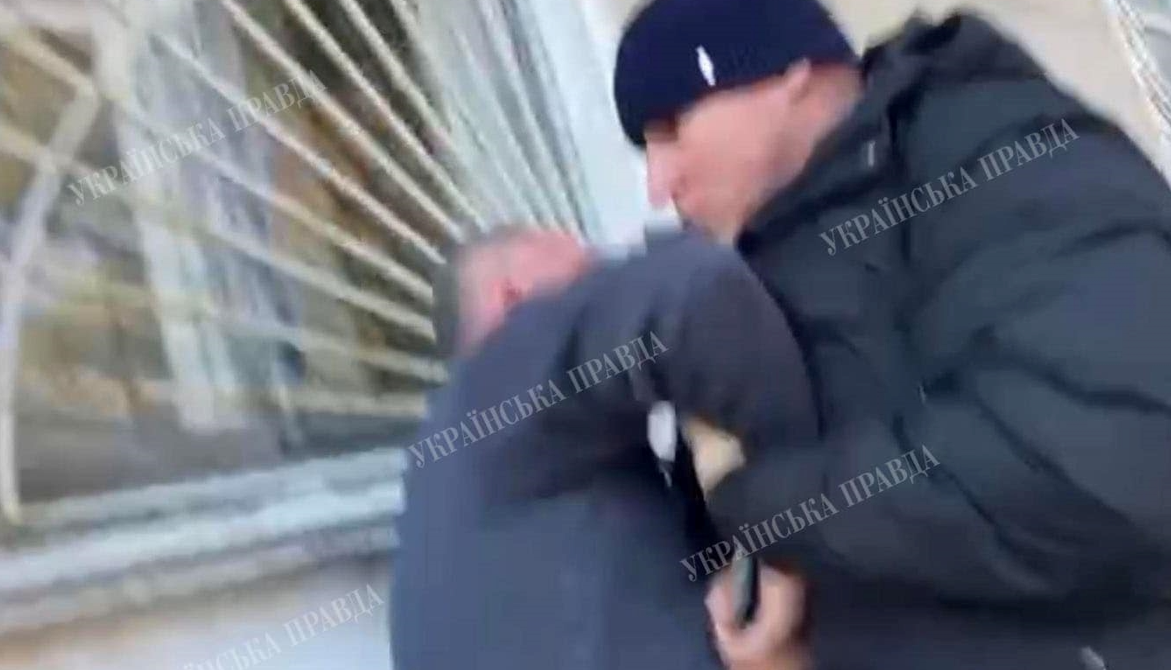 Борис Филатов сообщил, кто мог напасть на журналистов в аэропорту