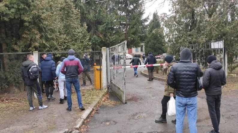 Черги у військкомат
