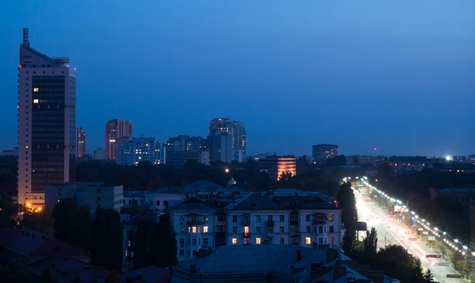 Воздухофлотский проспект вечером