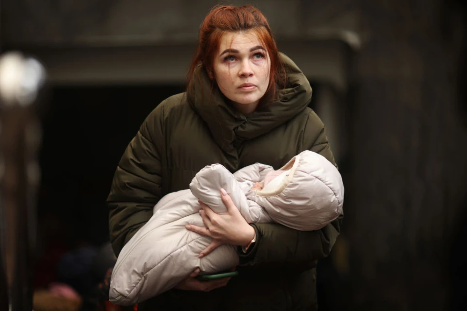 Женщина ребенок война с Россией