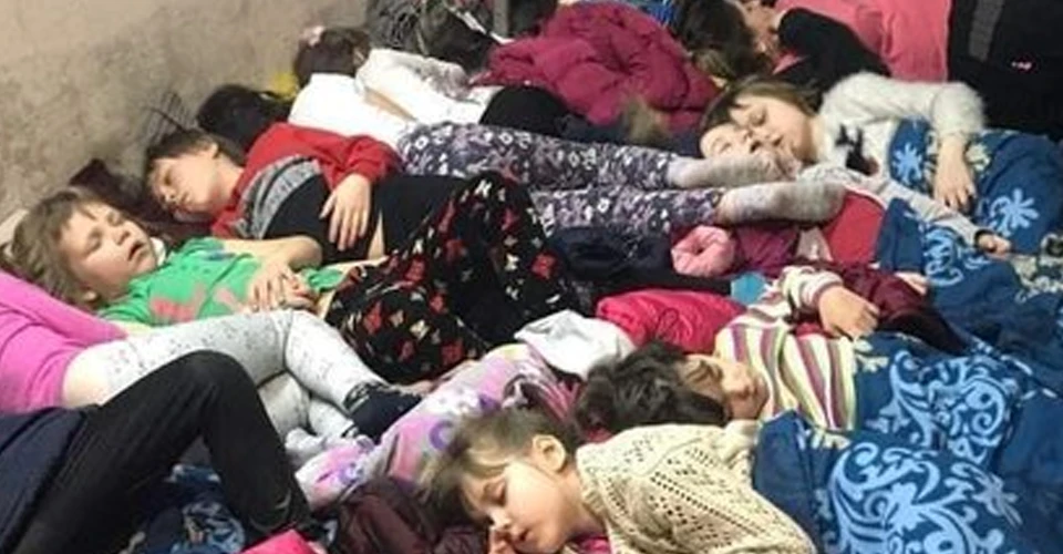 Діти у підвалах