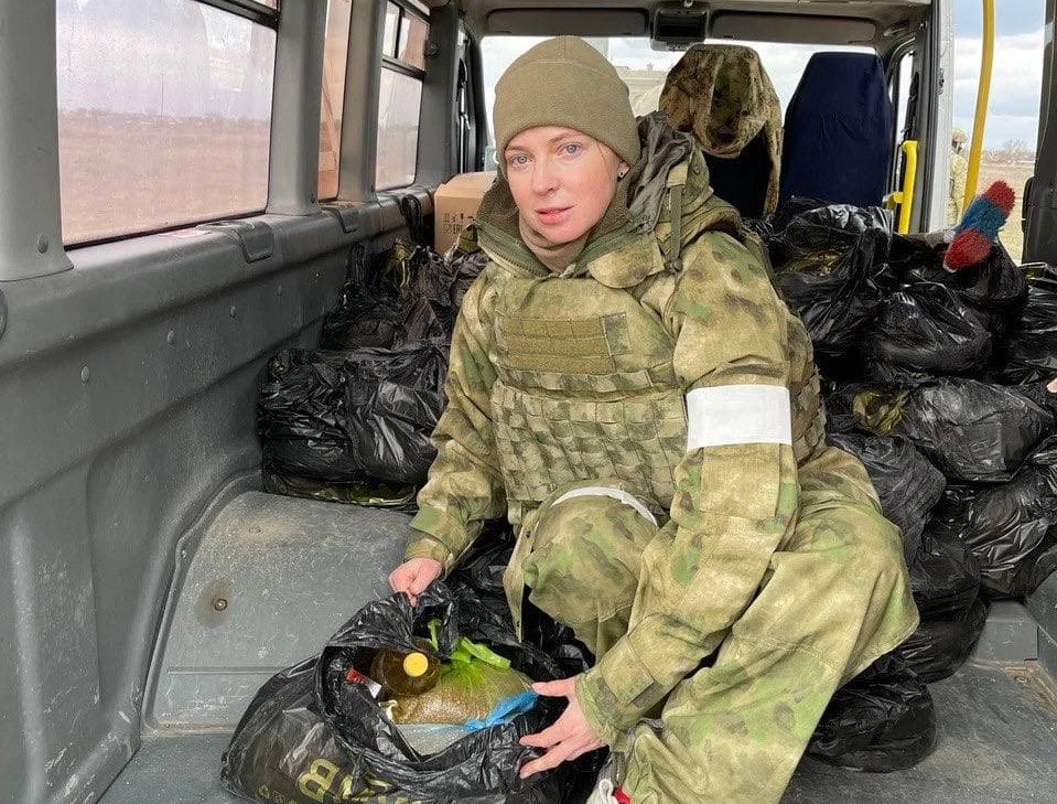 Поклонська з гуманітаркою