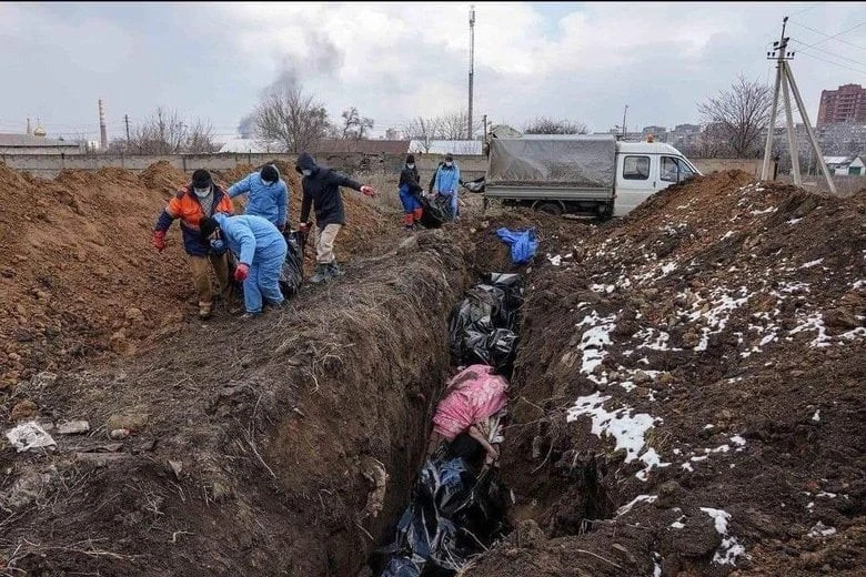 братська могила у Маріуполі