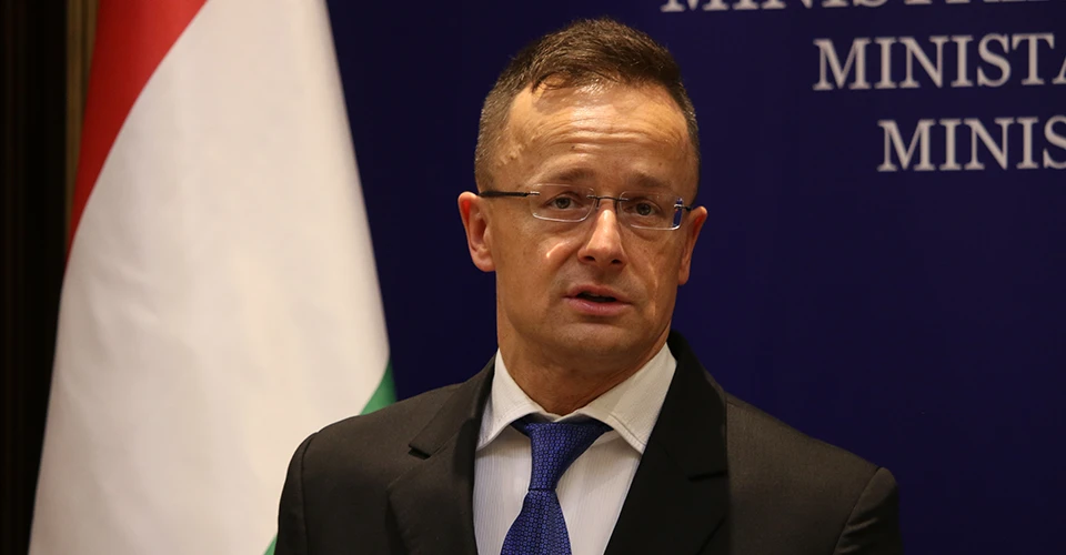 Петер Сійярто