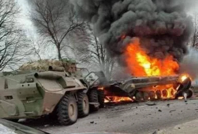 Горять російські танки
