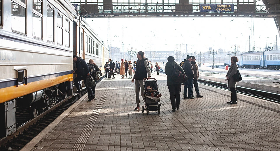 Тимчасові переселенці на Львівському вокзалі