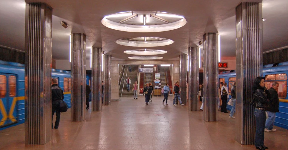 метро Берестейська