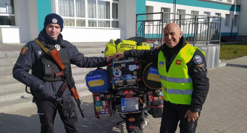 Іспанський мотоцикліст, який привіз медикаменти до України