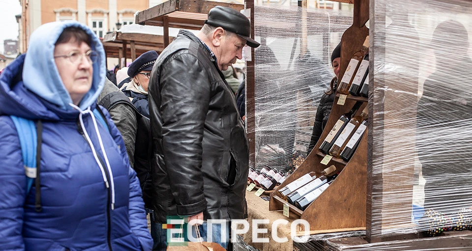 Фермерський ярмарок у центрі Львова