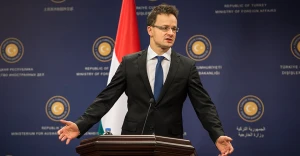 Петер Сійярто Петер Сійярто