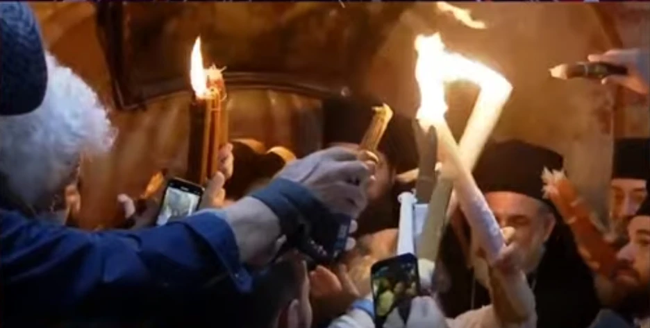 Сходження благодатного вогню у Єрусалимському храмі