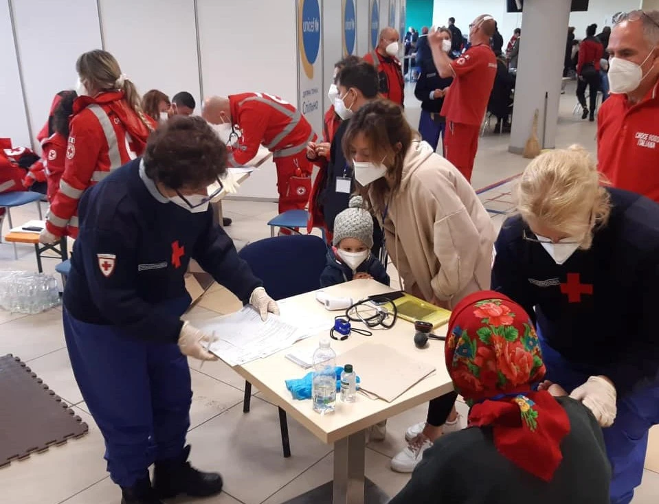 Червоний Хрест відправляє переселенців із Львівщини на лікування в Італію