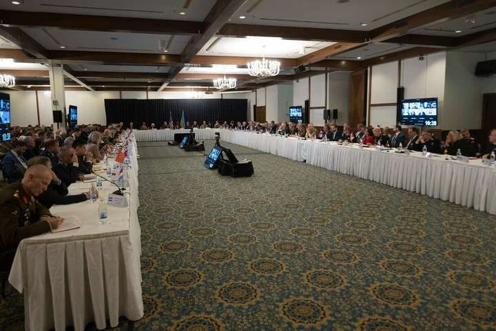 Зустріч на авіабазі Рамштайн