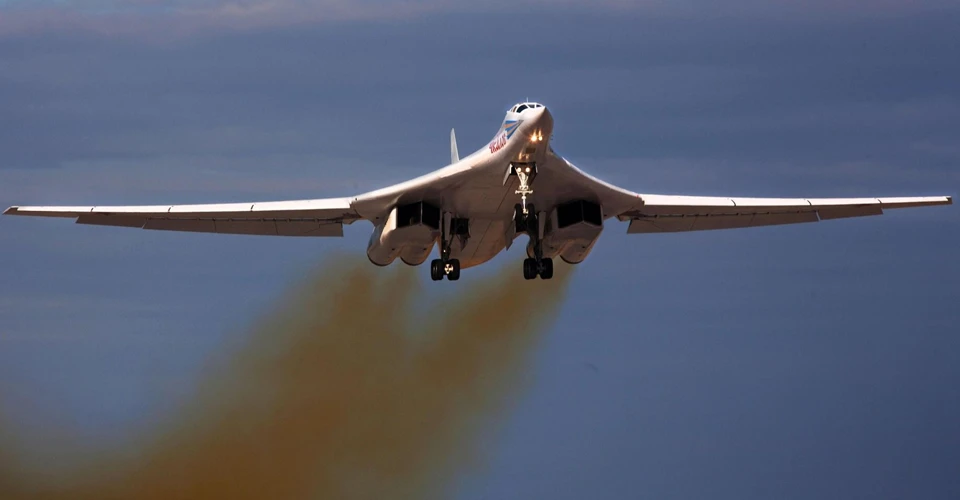бомбардувальник Ту-160