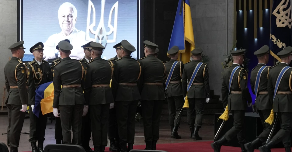 прощаються з Леонідом Кравчуком