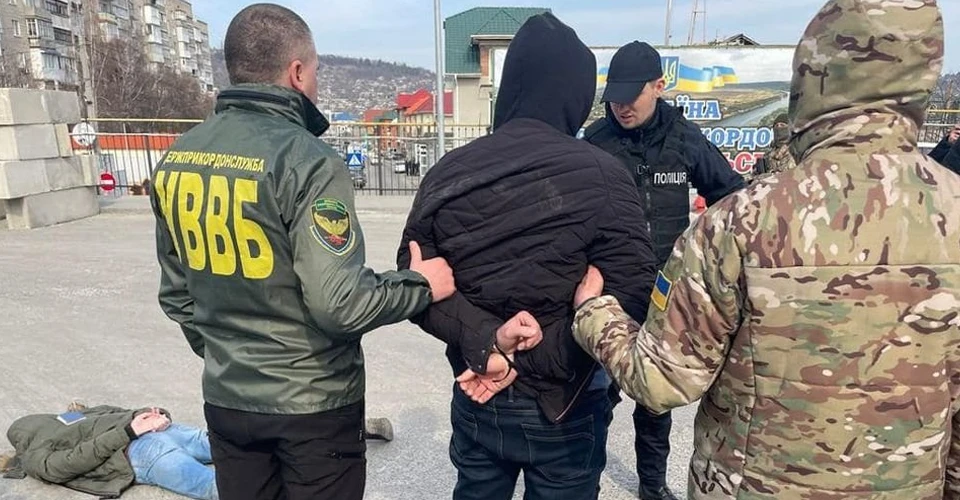 чоловіки, які хотіли втекти закордон