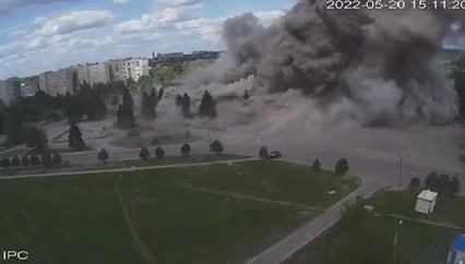 На фото удар по Лозовій