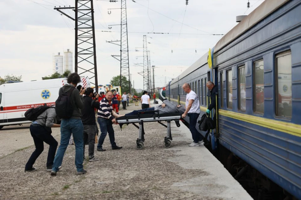 поранені
