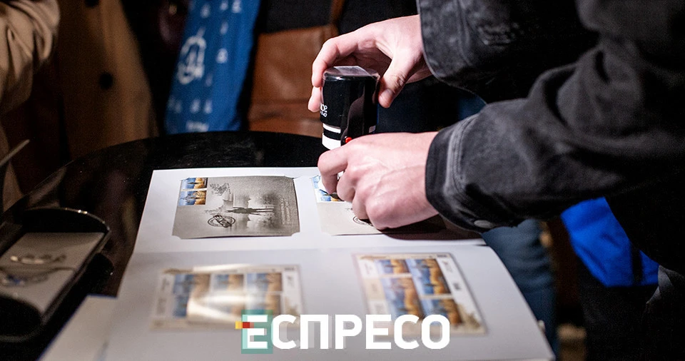 Друга марка із серії присвячена операції зі знищення крейсера "Москва". Її презентація відбулася рівно на 40-й день від його затоплення. Загальний наклад марок цього разу становить 5 мільйонів примірників з внутрішнім та міжнародним номіналами. Діятимуть