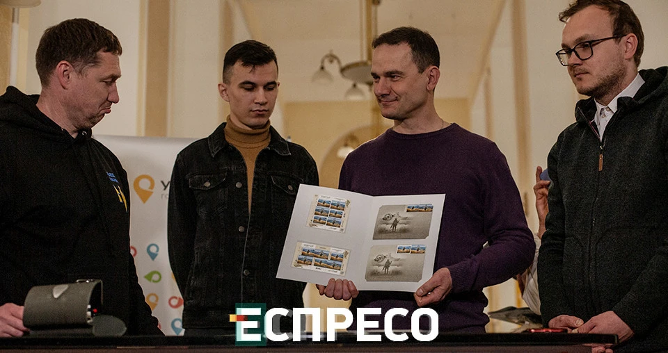 Друга марка із серії присвячена операції зі знищення крейсера "Москва". Її презентація відбулася рівно на 40-й день від його затоплення. Загальний наклад марок цього разу становить 5 мільйонів примірників з внутрішнім та міжнародним номіналами. Діятимуть