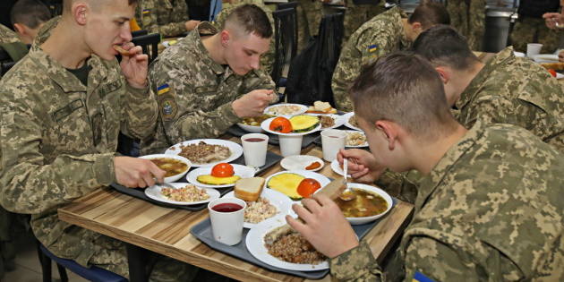 Їжа для військових має бути якісною