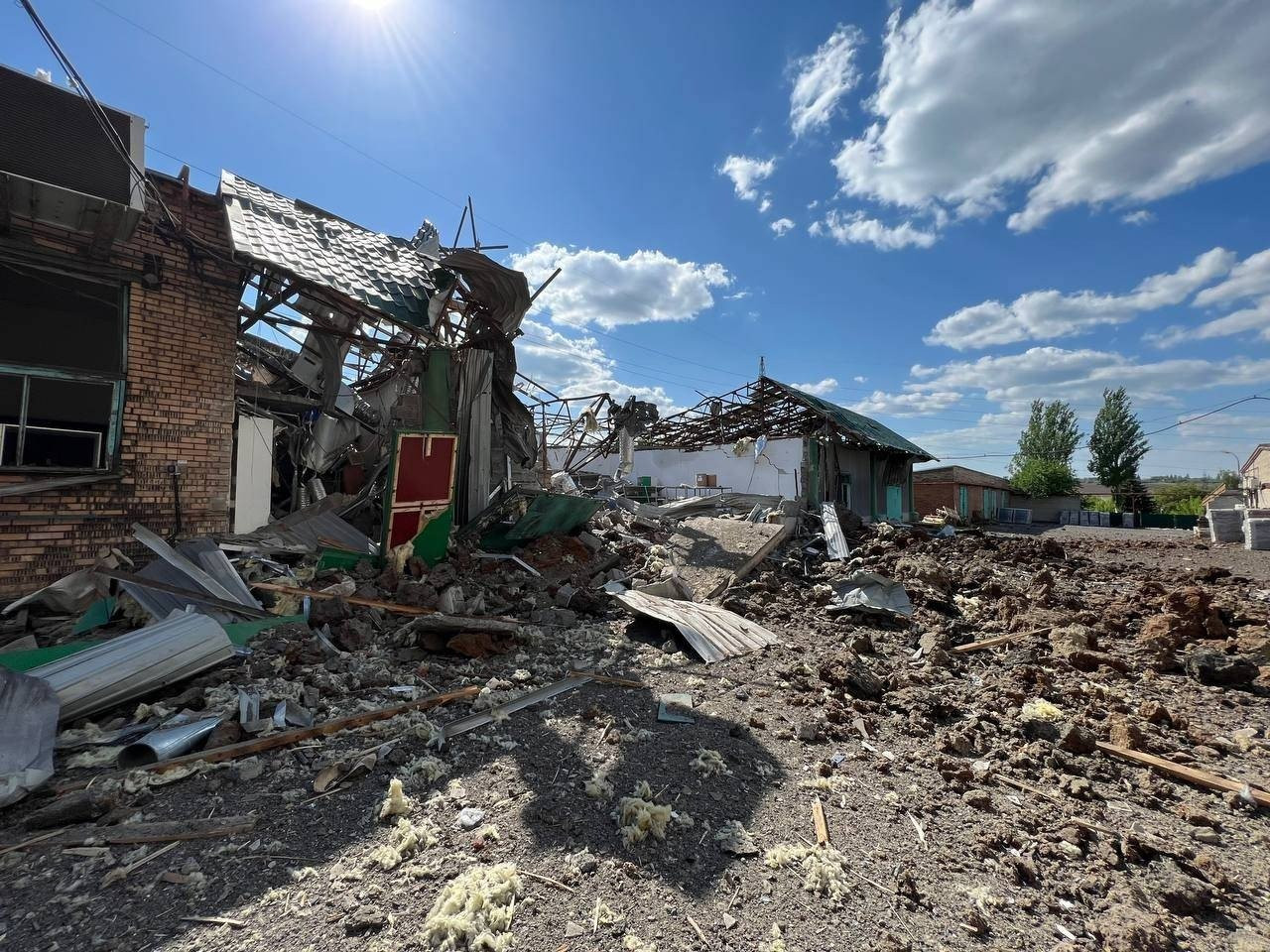 Нападение потери. Красный Лиман 2022. Разрушенный дом. Разрушенные дома Донбасса. Разрушенные города Украины.