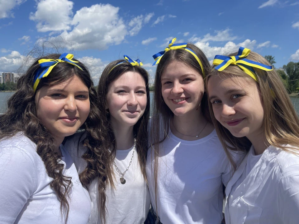 Франківськ обіймає