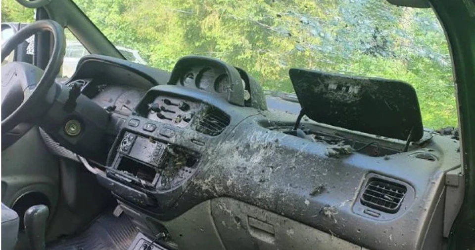 мікроавтобус, у якому підірвали гранату