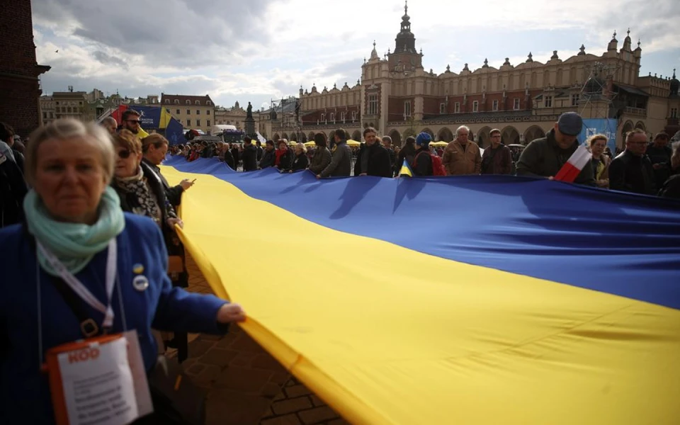 На фото акция в поддержку Украины в Кракове