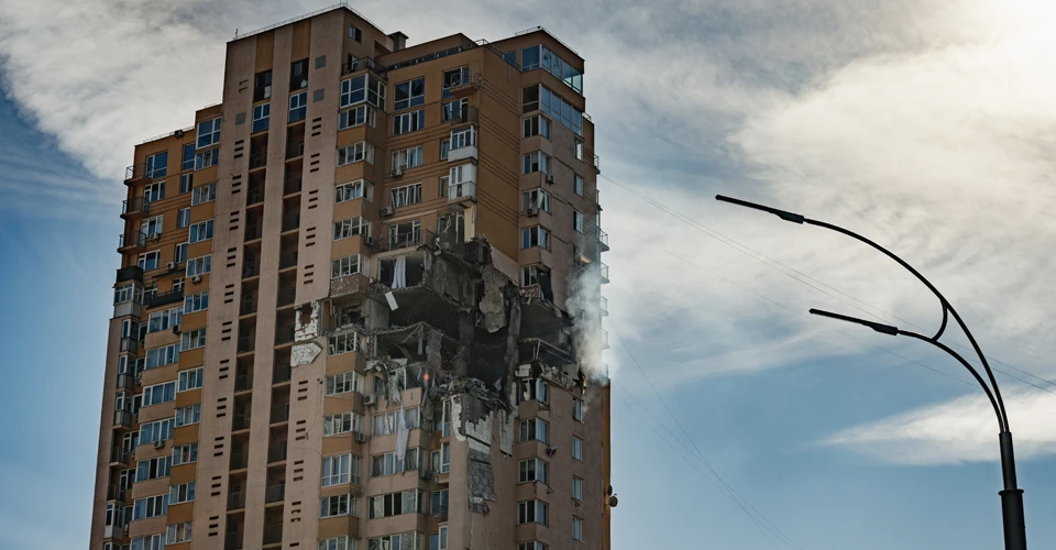 обстріл багатоповерхівки на проспекті Лобановського
