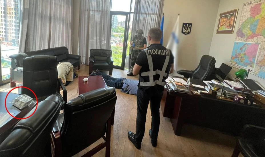 У Києві затримали очільника і керівника осередку політичної партії