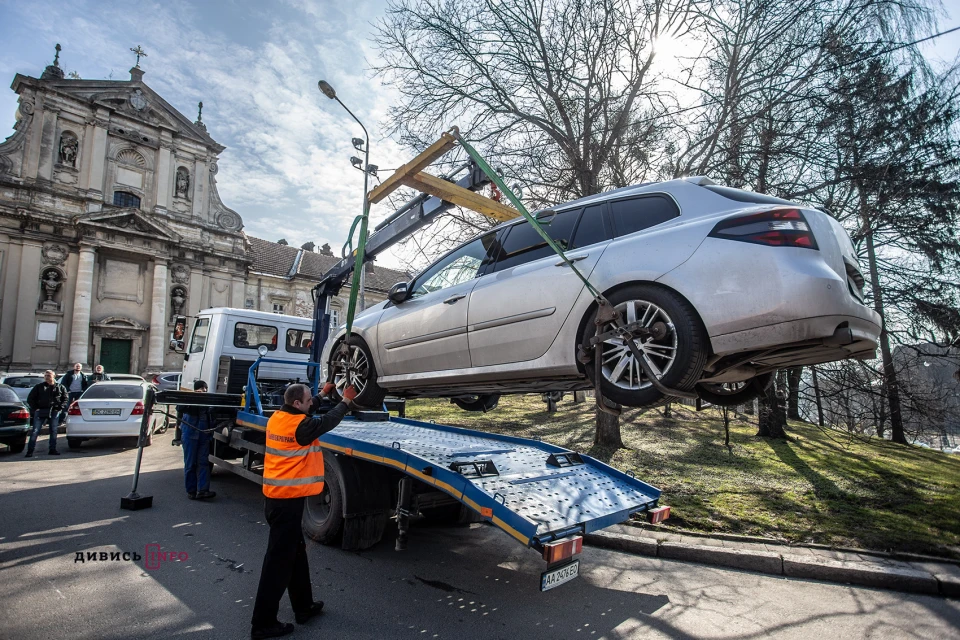 Евакуація авто
