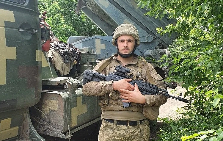 Віктор, військовослужбовець реактивного артилерійського дивізіону