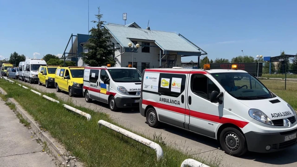 Автомобілі швидкої від уряду Іспанії