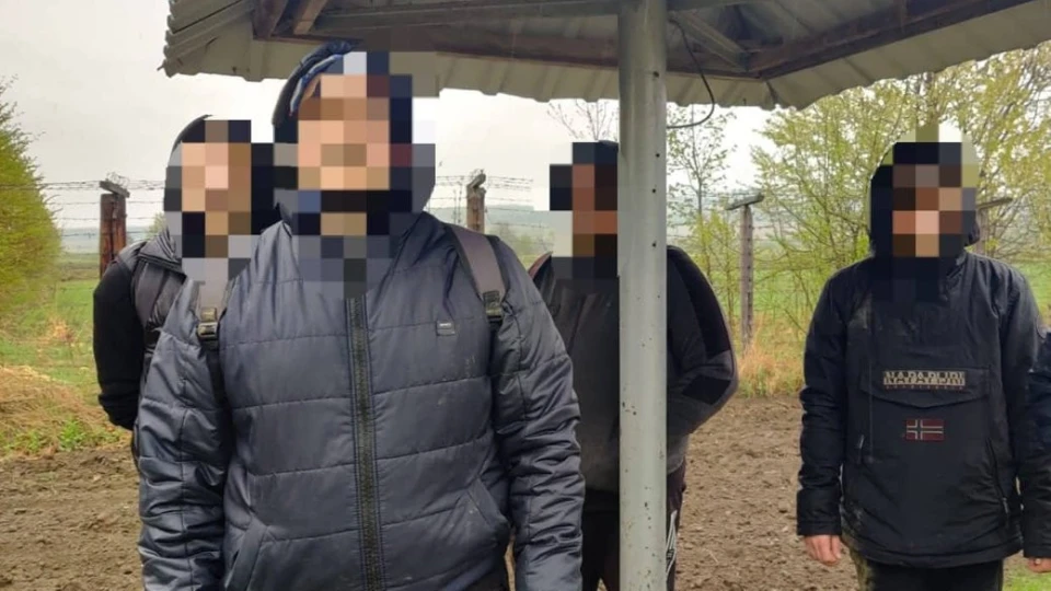 Чоловіки, котрі намагались перетнути кордон