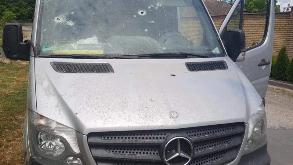 Обстріляна росіянами автівка волонтерів, Херсонщина