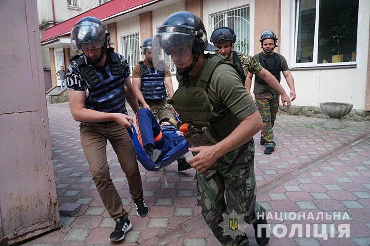 Надання невідкладної допомоги