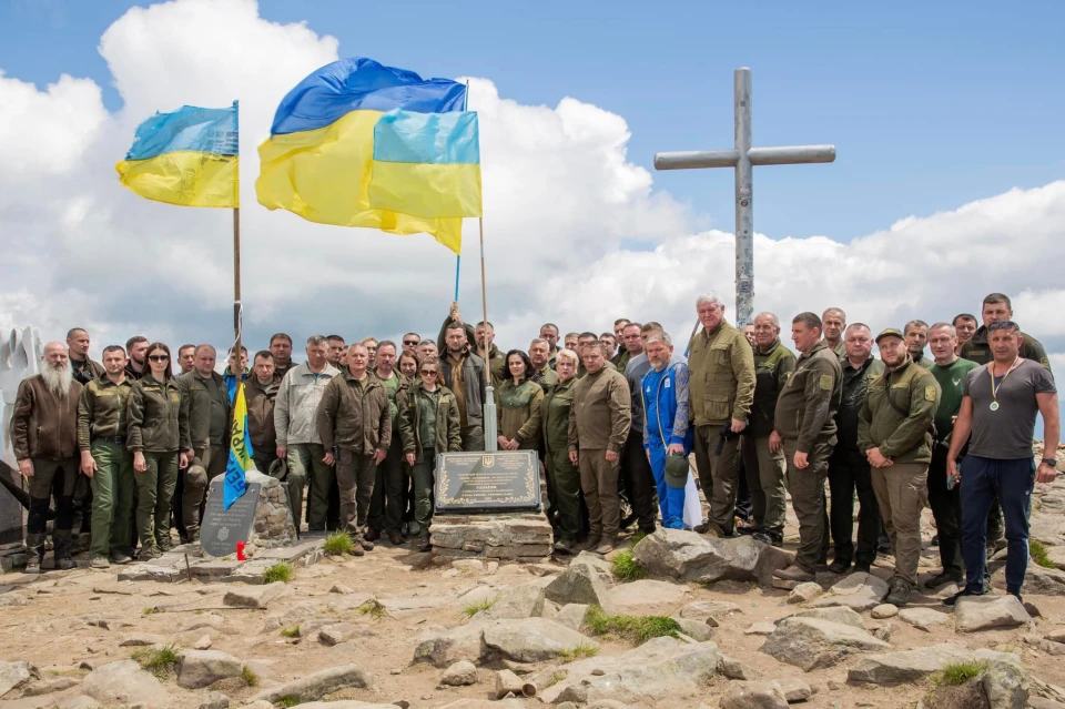 пам'ятний знак на Говерлі