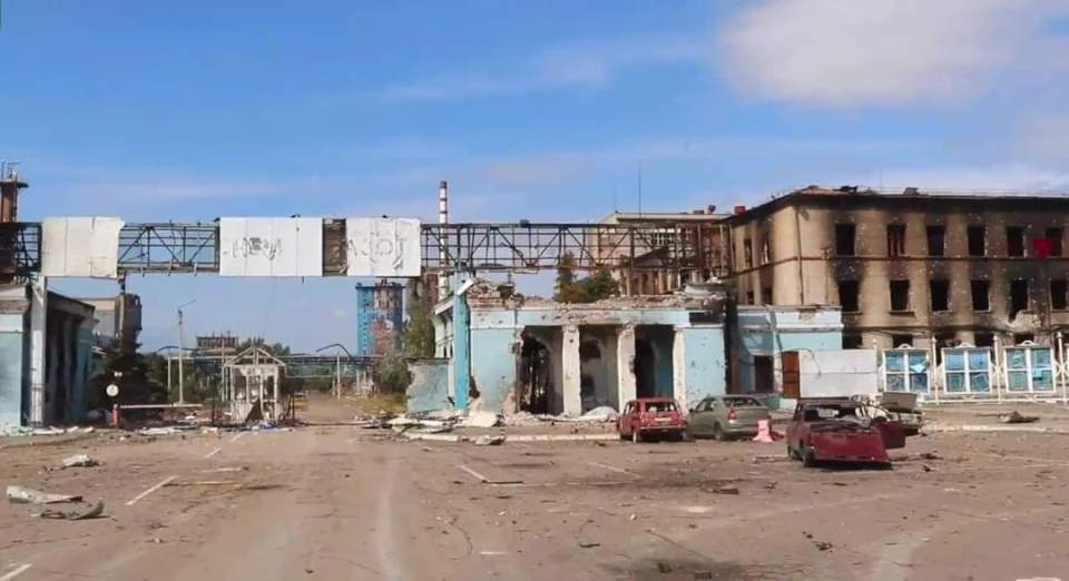 На фото наслідки російських обстрілів у Лисичанську