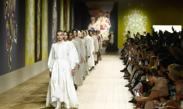 Роботи Олесі Трофименко на подіумі Dior