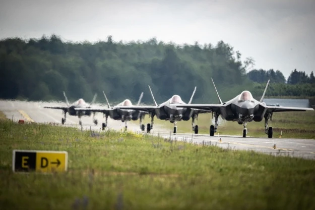 Військові літаки F-35 в Естонії