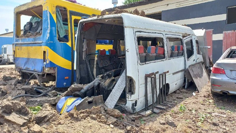 На фото наслідки обстрілів Миколаєва