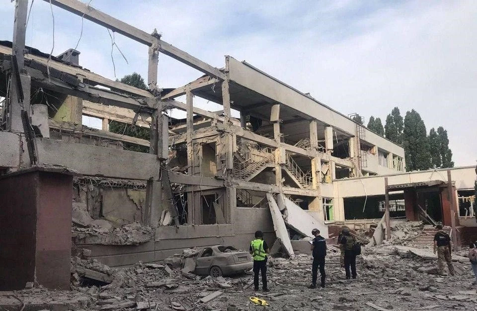 російські загарбники завдали авіаудари по Харкову та області - загинула дівчина, щонайменше три людини постраждали