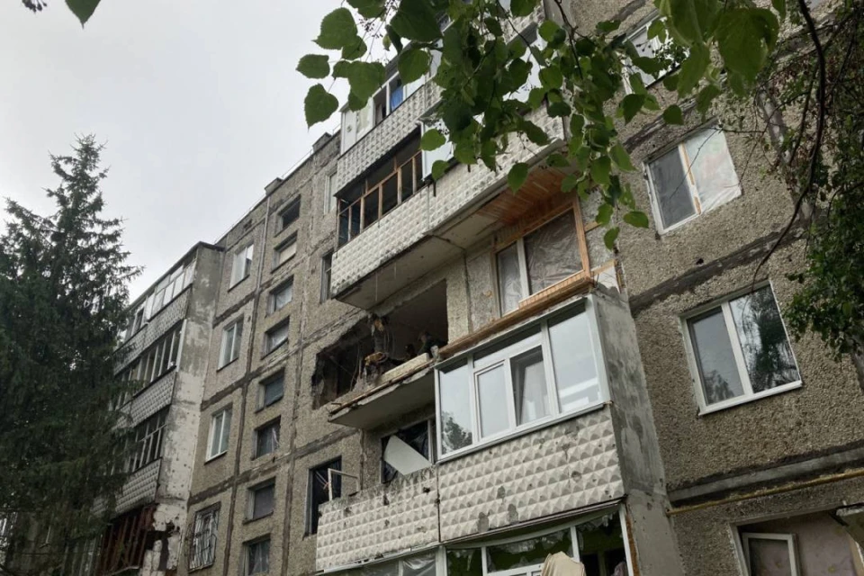 Чернігів пошкоджена багатоповерхівка