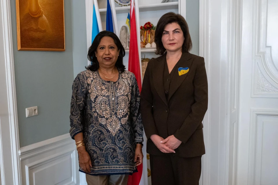 На фото Ірина Венедіктова та Праміла Паттен