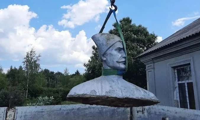 бюст Чапаєву